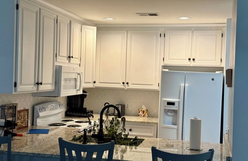 Lake Oconee Condo | Reynolds Lake Oconee!Pet Friendly- Immaculate 2 Bed/Bath on Preserve Golf Course