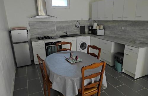 Lurs Apartment | REZ DE CH avec terrasse et parking Appartement 2 ch à Lurs