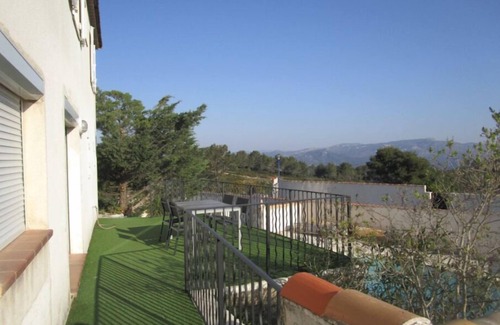 Carnoux-en-Provence Apartment | Rez-de-villa Bellevue T3, 56 m², 3 km de Cassis