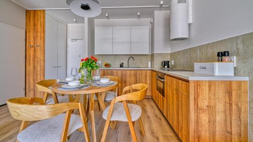 Niechorze Apartment | Rezydencja Niechorze D309 Eco Boho z Basenem i SPA oraz z 2 sypialniami - 5D Apartments