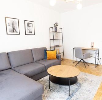 Lahnstein Apartment | Rhein-Lahn Living - Modernes Design - Kontaktloser Zugang - Zentrale Lage nahe Rhein und Martinsburg - Apartments mit Küche & Wohnzimmer