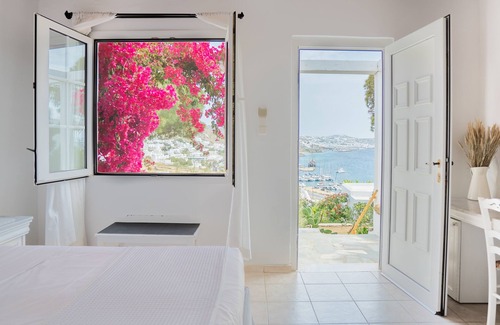 Tourlos Hotel | Rhenia Mykonos