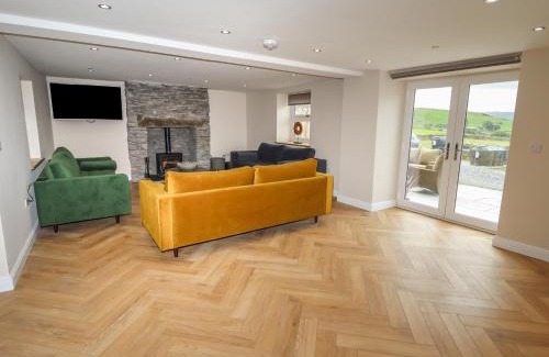 Cwmtirmynach House | Rhos Las