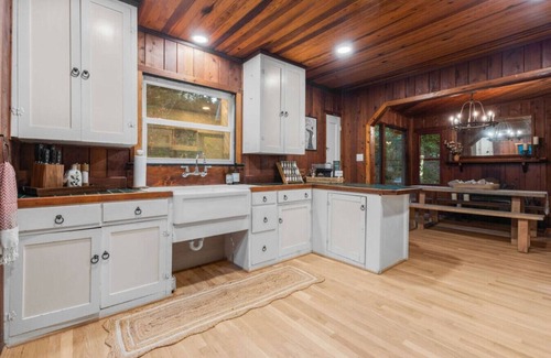 Lexington Hills House | Rhythm and Redwoods Treehouse