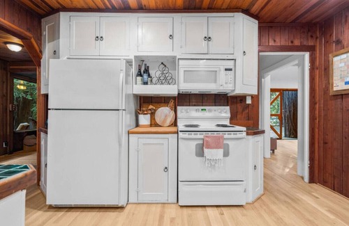 Lexington Hills House | Rhythm and Redwoods Treehouse