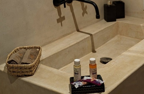 Zaouia Sidi Rhalem House | Riad Neuf et Contemporain Idéalement Situé