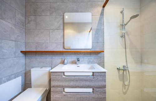 Porto da Cruz House | Ricardo's Village by YOUR KEY