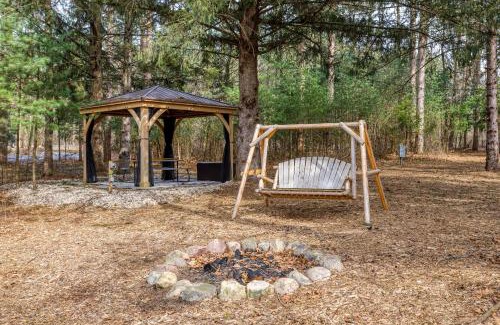 Waupaca House | Richmond Waupaca Cabin by Simple Life Rentals