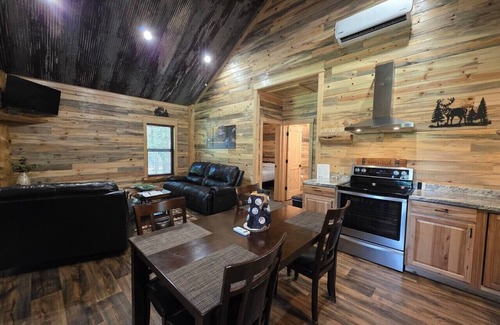 Board Camp Cabin | Ride your ATV 3 miles to WPG, Cozy Cabin, Slps 5