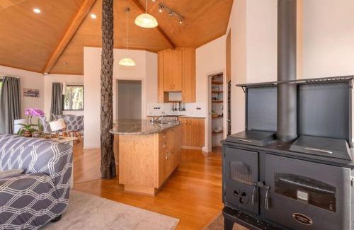 Coromandel Forest Park House | Ridge Valley View