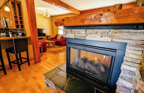 Golden House | Ridgeview Chalet: 4-bedroom mountain townhouse at Kicking Horse Mountain Resort