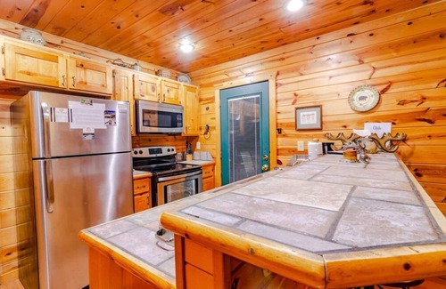 Broken Bow Cabin | Ridgeview Retreat Seclude Cabin Includes Wifi, Cable, and Charcoal Grill by Redawning