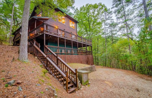 Broken Bow Cabin | Ridgeview Retreat Seclude Cabin Includes Wifi, Cable, and Charcoal Grill by Redawning