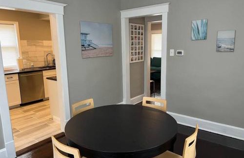 Norwood House | Ridgeway 2 Bedroom House near Xavier Downtown