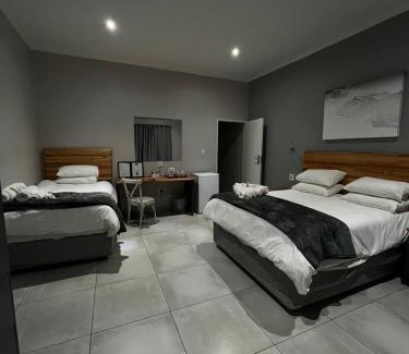 Leeupoort Bed & Breakfast | Riecor Guest Farm