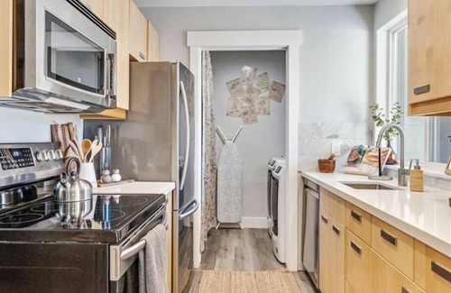 Holladay House | Right off i215, Close to Ski Resort, Pet Allowed