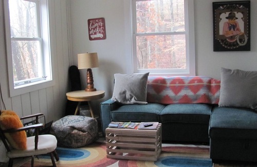 Franklin Cottage | Right off the NC Scenic HWY close to Highlands & minutes to Nantahala forest