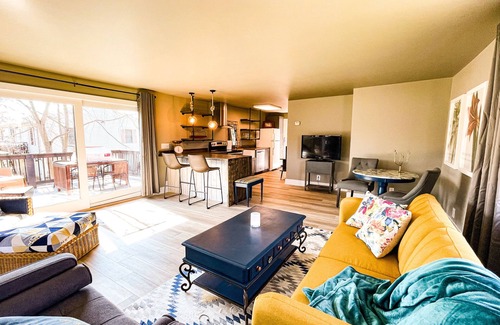 Noblesville House | Right on the river close to Ruoff and Koteewi Park