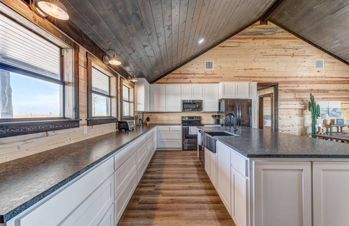 Martindale House | Right Turn Ranch I Familes, stargazing, Martindale