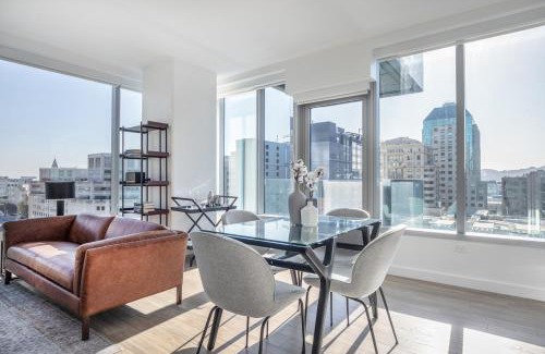 South Beach Apartment | Rincon Hill 2BR w Gym Movie Theater nr tech SFO-206