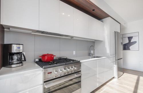 South Beach Apartment | Rincon Hill 2BR w Gym Movie Theater nr tech SFO-206