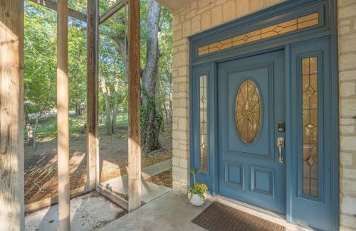 Stonewall House | Rio Ranchito, Hot tub, River front, Fire Pit!