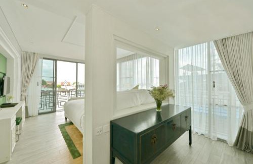 Phra Borom Maha Ratchawang Hotel | Riva Arun Bangkok - SHA Extra Plus