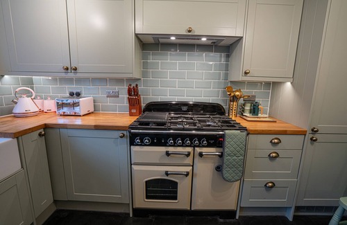 Ffynnongroyw House | RIVENDELL, family friendly, country holiday cottage in Ffynnongroyw