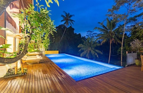 Melayang Villa | River 6 Bedroom Private Vila Family Suitable