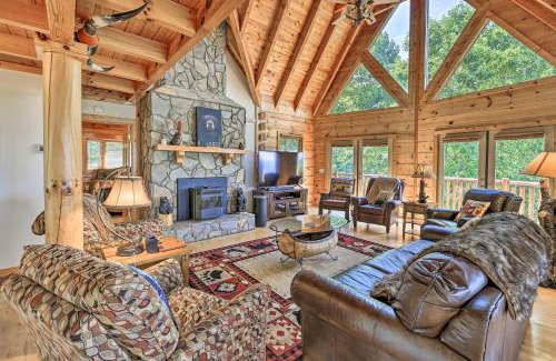 Piney Creek House | River Access and Game Room Piney Creek Cabin!