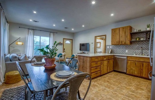 Kyle Cabin | River Access | Grill | Firepit | Sleeps 5