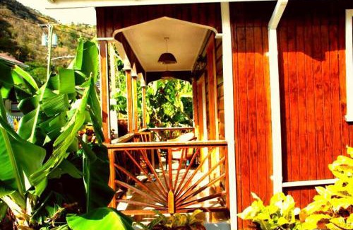 Soufriere House | River Breeze Villa, 5 minutes to beach and town