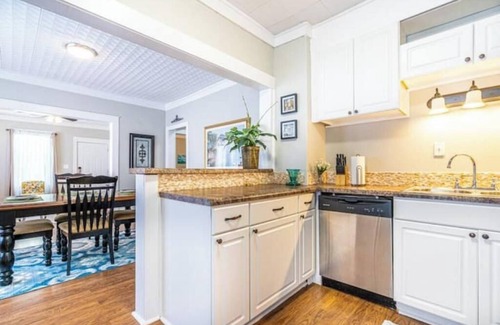 Decatur House | River City Historic Cottage - Entire House 2 Bedrm