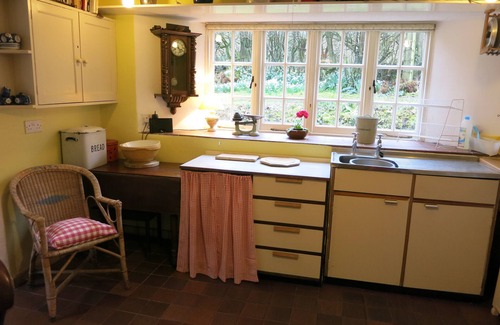 Kington Cottage | River cottage, 15 miles to Hay on Wye, Views to River,