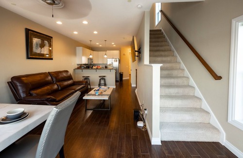 Toledo House | River Front Landing. Amazing Views. Made for You!