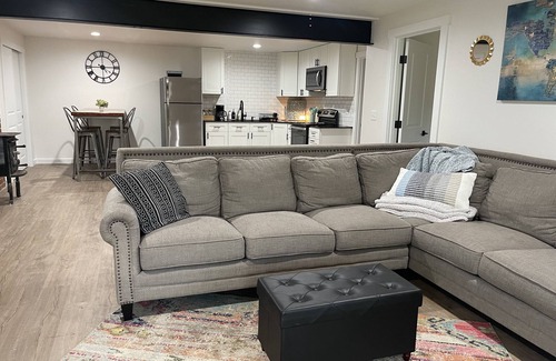 King County Condo | River front Oasis 🌿