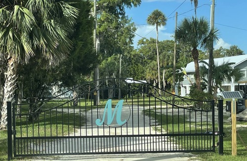 Suwannee House | River Front