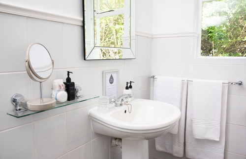 Stellenbosch Central House | River Manor Boutique Hotel