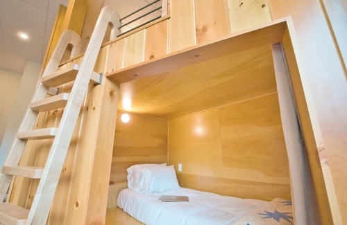 Clearville Resort | River Mountain Modern Lodge – Hot Springs Tubs