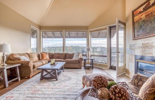 Century West House | River Ridge 424A - Meredith Lodging