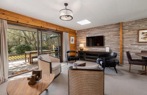 Broadlands Forest House | River Road Spa Lodge - Broadlands Forest