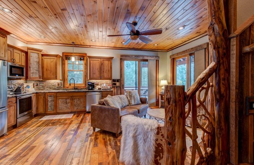 Banner Elk Cabin | River's Edge at Eagles Nest River Club, private fishing on Elk River, hot tub