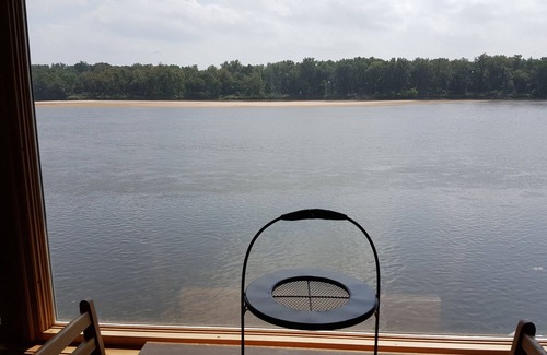 Muscoda Cottage | River's Edge Cabin, LLC