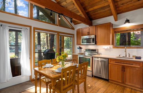 Leavenworth House | River`s Run - Your Riverfront Cabin