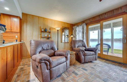 Welaka Apartment | River-View Condo with Boat Slip in Welaka!