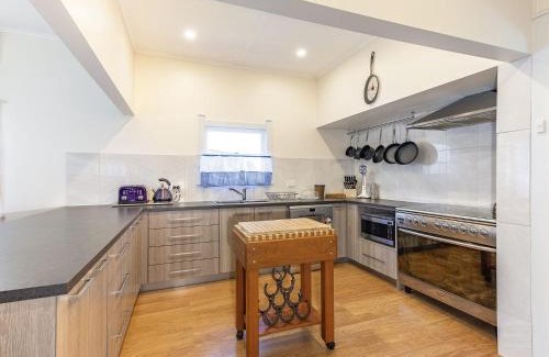 Maclean House | River View Cottage