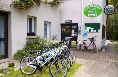 Huelgoat Cabin | River view dome sleeps 5