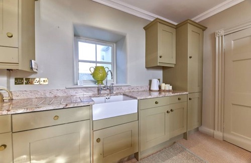 Berwick-upon-Tweed House | River View: Characterful Townhouse, Stunning Views