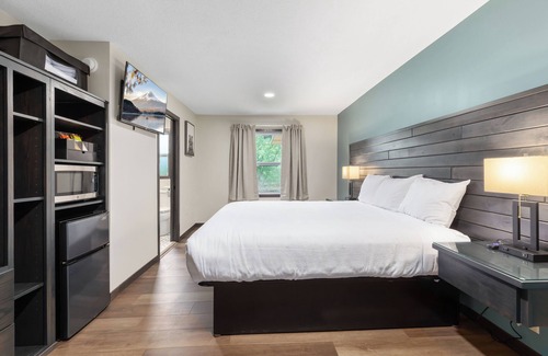 Aitkin Hotel | River View | Modern Lodge | WiFi | Pets OK!