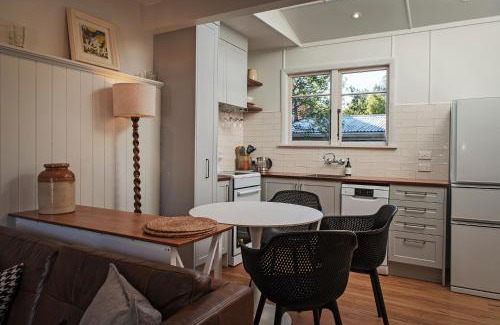 Nelson House | River Walk Cottage
